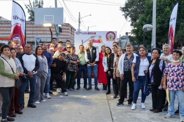Renuevan luminarias y mejoran visibilidad en calles de Puebla con tecnología LED.