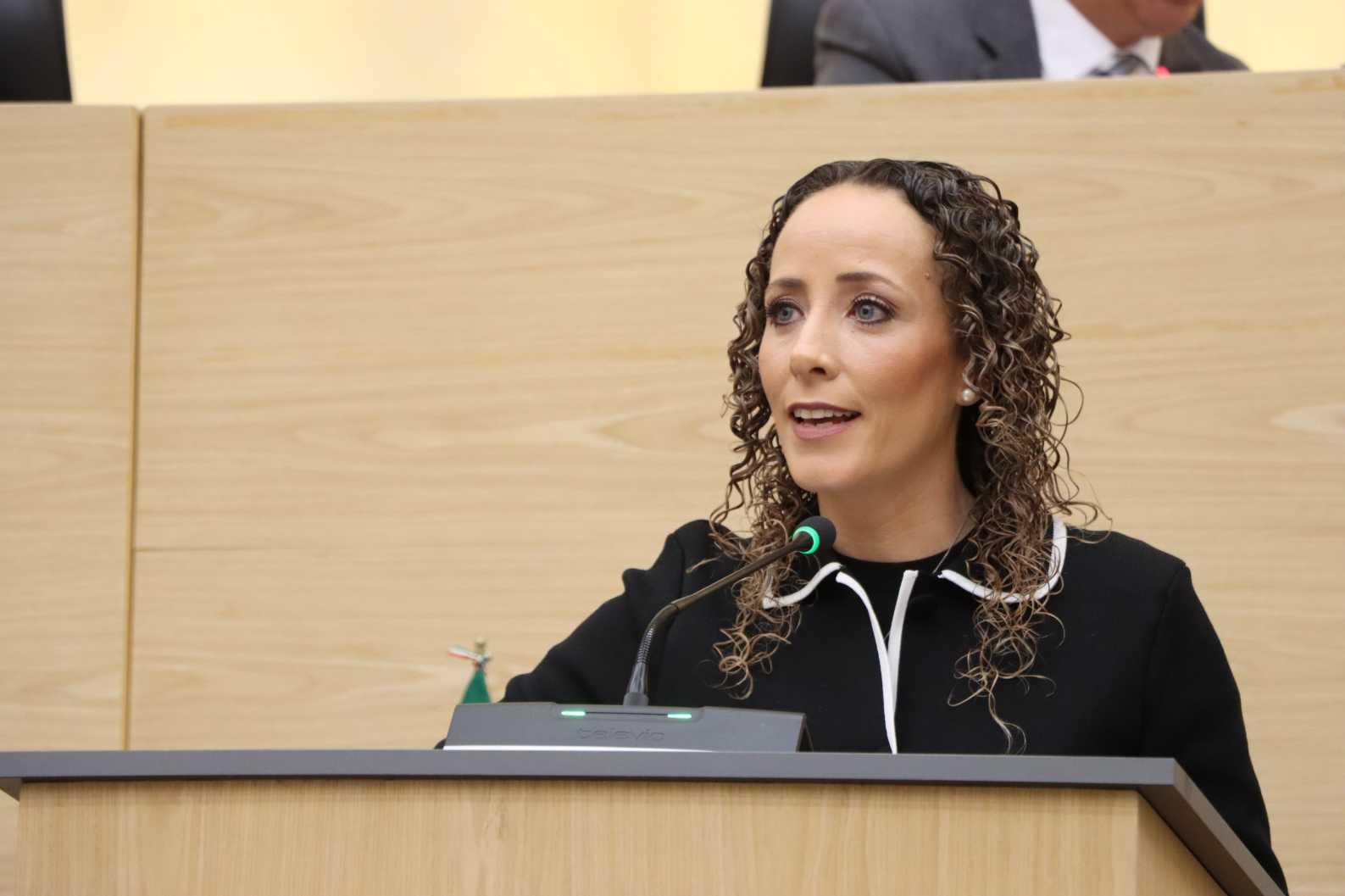 Susana Riestra calificó como "innecesario" crear una nueva figura de ciberasedio y propuso, en su lugar, fortalecer el delito de ciberacoso ya existente en Puebla. FOTO: Síntesis.