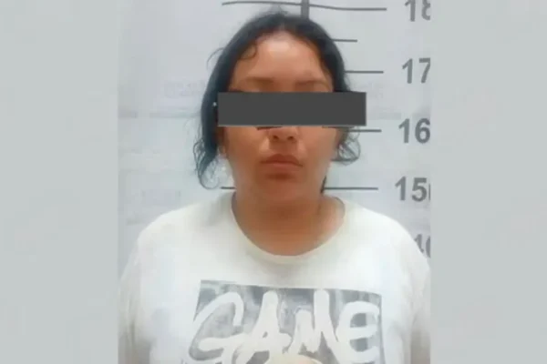 Jairy Yazbek N. enfrentará cargos por la muerte de su hijo tras la caída del pequeño de 5 años. FOTO: Fiscalía de Puebla.