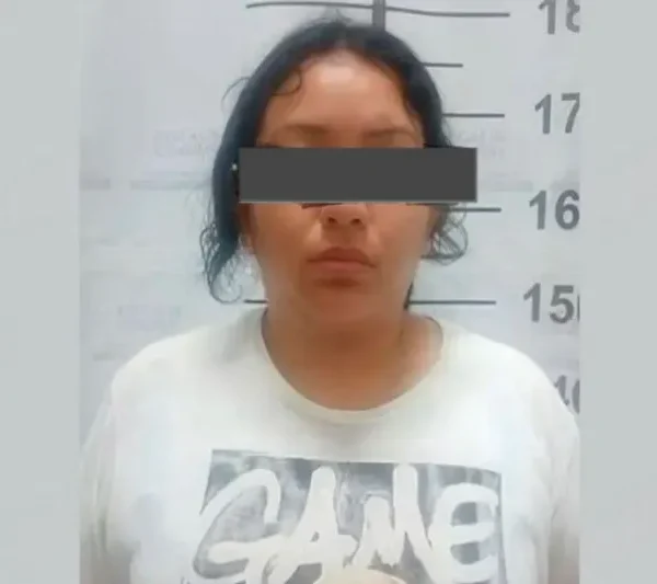Jairy Yazbek N. enfrentará cargos por la muerte de su hijo tras la caída del pequeño de 5 años. FOTO: Fiscalía de Puebla.