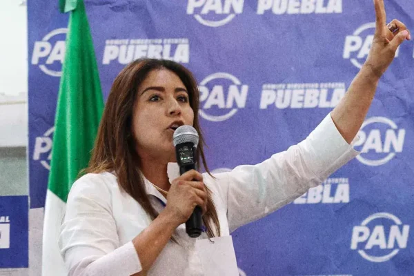 El PAN Puebla presentó denuncias ante el IEE a funcionarias de Morena por promoción personalizada.