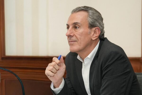 "Se acatará lo que diga la presidenta": cualquier funcionario de Puebla que busque competir en 2027 deberá separarse de su cargo, dice Pepe Chedraui. FOTO: vía Oro Noticias.