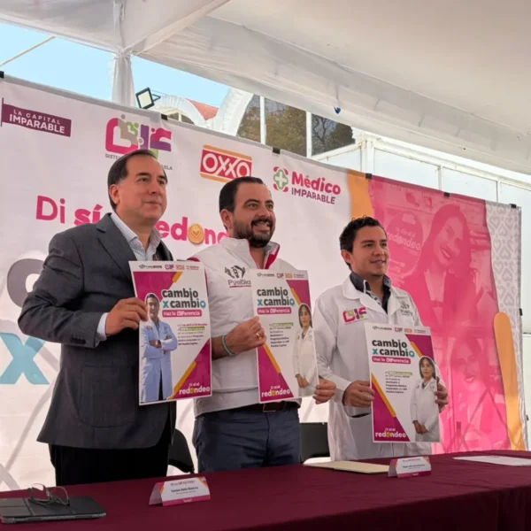 DIF Municipal de Puebla y OXXO lanzan la campaña "Cambio por Cambio"; tu redondeo ayudará a financiar consultas y medicinas gratuitas.
