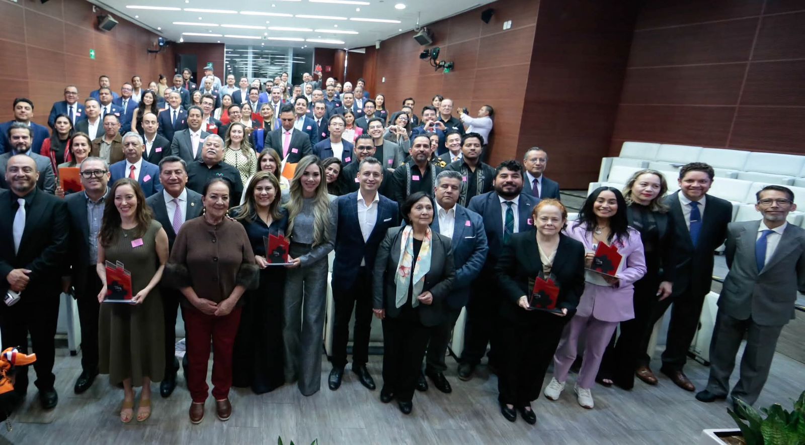 Gobierno de Puebla Capital recibe premio u-Gob por guías de protección de datos y prevención de violencia digital