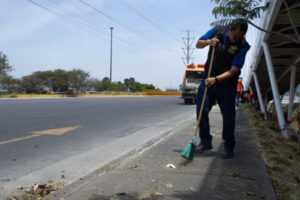 El Ayuntamiento de Puebla dio mantenimiento a una de las principales vialidades del sur, una de las más transitadas de la ciudad.