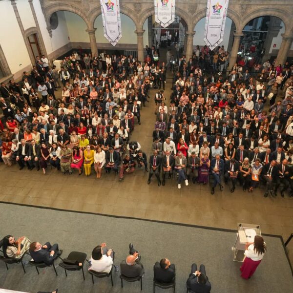 Fortalece Pepe Chedraui lazos municipalistas en la toma de protesta de la AALMAC.