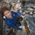 Christina Koch despegó hacia la Luna; es la primera mujer en la historia en abandonar la órbita terrestre y emprender este viaje. FOTO: La Sexta.