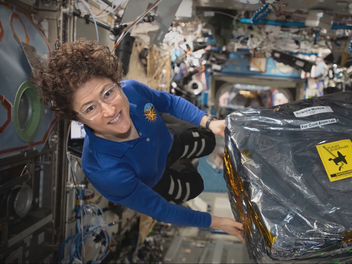 Christina Koch despegó hacia la Luna; es la primera mujer en la historia en abandonar la órbita terrestre y emprender este viaje. FOTO: La Sexta.