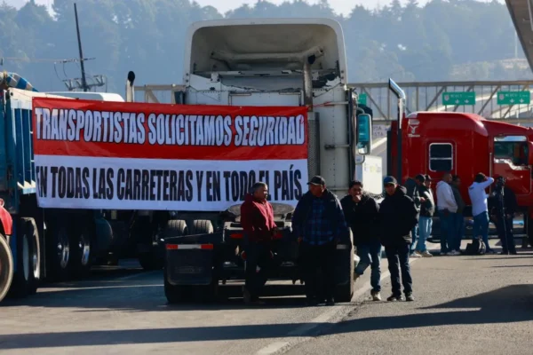 El lunes 6 de abril habrá un megabloqueo nacional de transportistas; autopista México-Puebla entre las que serán tomadas. FOTO: Informador MX.