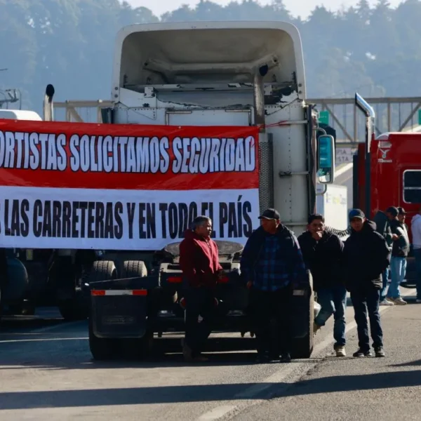 El lunes 6 de abril habrá un megabloqueo nacional de transportistas; autopista México-Puebla entre las que serán tomadas. FOTO: Informador MX.