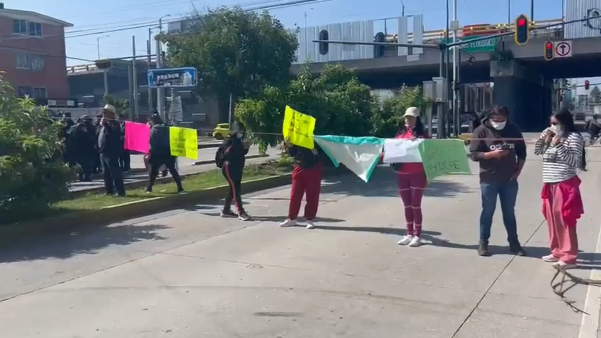 Alumnos del Conservatorio de Música de Puebla protestaron por deficiencias en el plantel. FOTO: N+.
