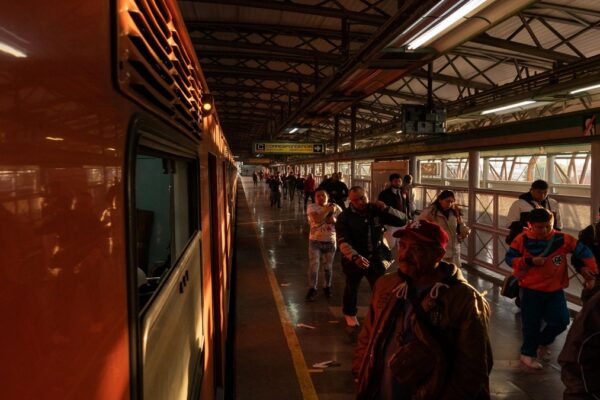 El Sindicato del Metro CDMX advierte fallas graves por falta de mantenimiento y fallas estructurales en la gestión de Adrián Ruvalcaba. FOTO: Cuartoscuro.
