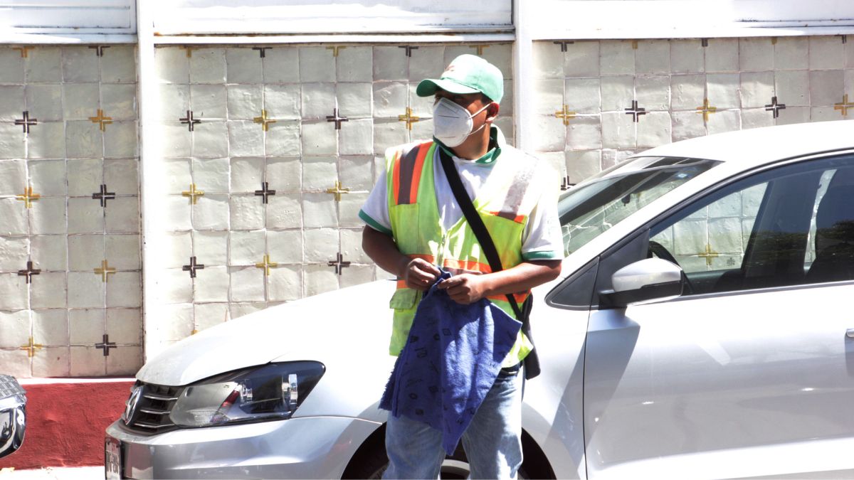 Personal oficial sustituirá a “viene-vienes” para evitar abusos en vía pública en la Feria de Puebla