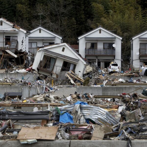 Sismo de magnitud 7.7 activa alerta de tsunami en Japón; autoridades ordenan evacuaciones. FOTO: EFE.
