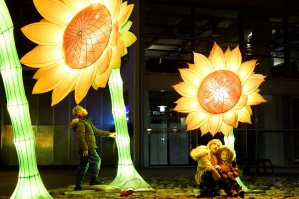 Puebla se alista para albergar el GLOW Festival que llega por primera vez con un espectáculo de luces en el Centro Histórico. FOTO: GLOW.