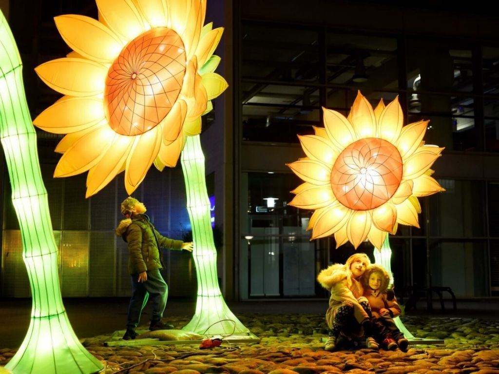 Puebla se alista para albergar el GLOW Festival que llega por primera vez con un espectáculo de luces en el Centro Histórico. FOTO: GLOW.