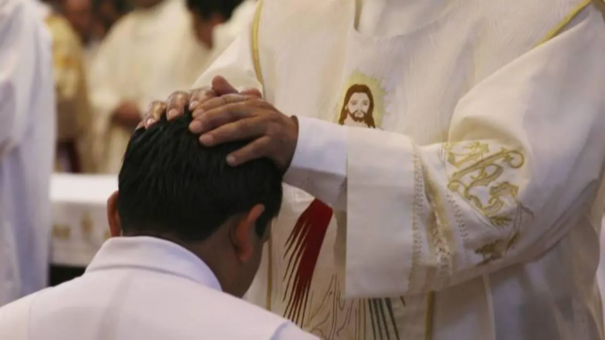 La Arquidiócesis de Puebla alertó sobre un falso obispo y sacerdotes que operan en San Pedro Benito Juárez, Atlixco. FOTO: El Sol de México.