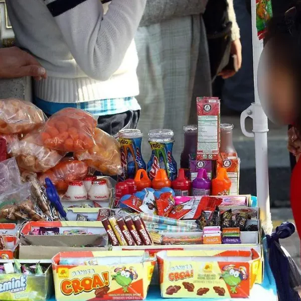 Autoridades de Puebla detectan drogas ocultas en dulces cerca de escuelas. FOTO: El Sol de México.
