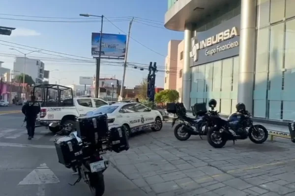 Doble asalto a sucursales de Inbursa en Puebla en menos de 24 horas; más de 1.5 millones robados en una semana. FOTO: N+.