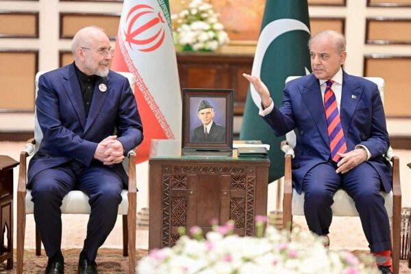 Pakistán dobla sus esfuerzos diplomáticos para contener el conflicto en Irán con una segunda ronda de negociaciones. FOTO: REUTERS.