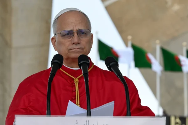 El presidente de EUA acusa al papa de ""ser débil"" por su postura anti-guerra; “No tengo miedo [...] seguiré levantando la voz para construir la paz”, contestó el pontífice. FOTO: Vatican Media.