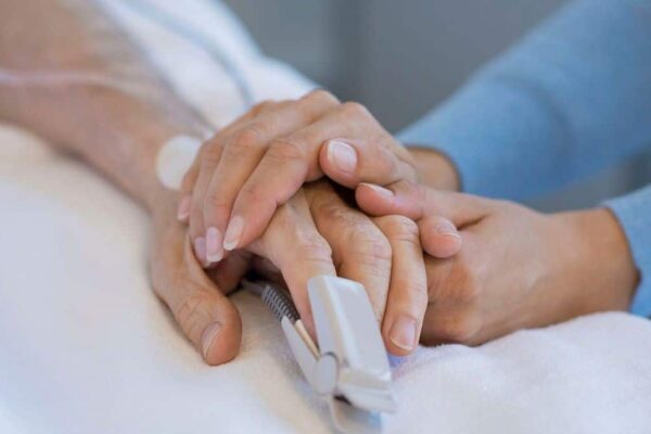 Proponen en el Congreso de Puebla que la voluntad anticipada de pacientes terminales no pueda ser revocada por familiares.