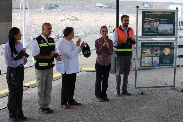 Claudia Sheinbaum supervisa el Tren México-Pachuca; promete construir más km que AMLO. FOTO: Milenio Hidalgo.