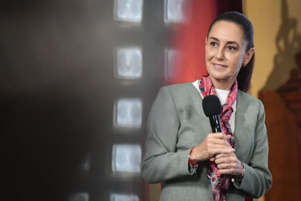 Claudia Sheinbaum viajará a Barcelona el 18 de abril para una cumbre progresista, marcando la primera visita de un mandatario mexicano a España desde 2018.