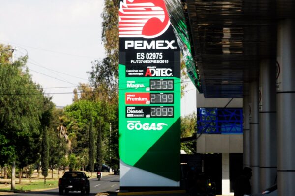 PROFECO pide a consumidores vigilar precios del diésel ante abusos de sobreprecio por gasolineros. FOTO: Roberto García.