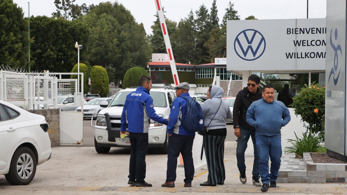 La reducción en el reparto de utilidades en la planta de Volkswagen en Puebla abre cuestionamientos sobre el panorama actual de la armadora. FOTO: Es Imagen.