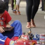 Alista Congreso de Puebla foros para legislar el uso de celulares en menores. FOTO: Sin Embargo.