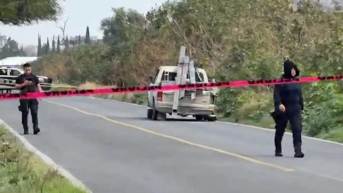 Un comando armado acribilló a los ocupantes de una camioneta en la vía Tecamachalco-Xochitlán.