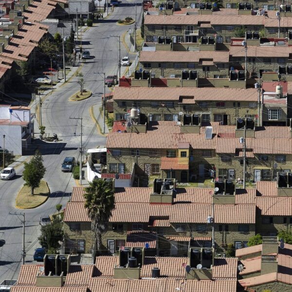 El precio de la vivienda en el estado subió un 5.7% anual en febrero, superando la media nacional. FOTO: Milenio.