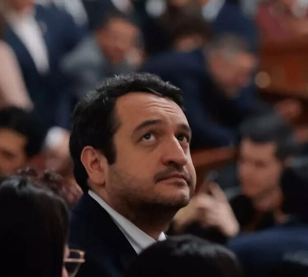 Andrés Manuel López Beltrán renuncia a la dirigencia de Morena; buscará diputación federal por Tabasco. FOTO: vía Azteca Noticias.