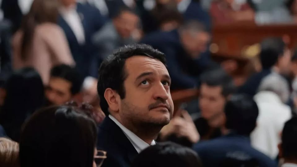 Andrés Manuel López Beltrán renuncia a la dirigencia de Morena; buscará diputación federal por Tabasco. FOTO: vía Azteca Noticias.