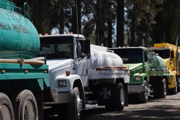 A más tardar el 15 de mayo iniciará la distribución gratuita de pipas de agua en la capital y el área metropolitana con carencia de servicio.