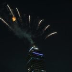La Torre Latinoamericana celebró su 70 aniversario con un espectáculo de pirotecnia. FOTO: Excélsior.
