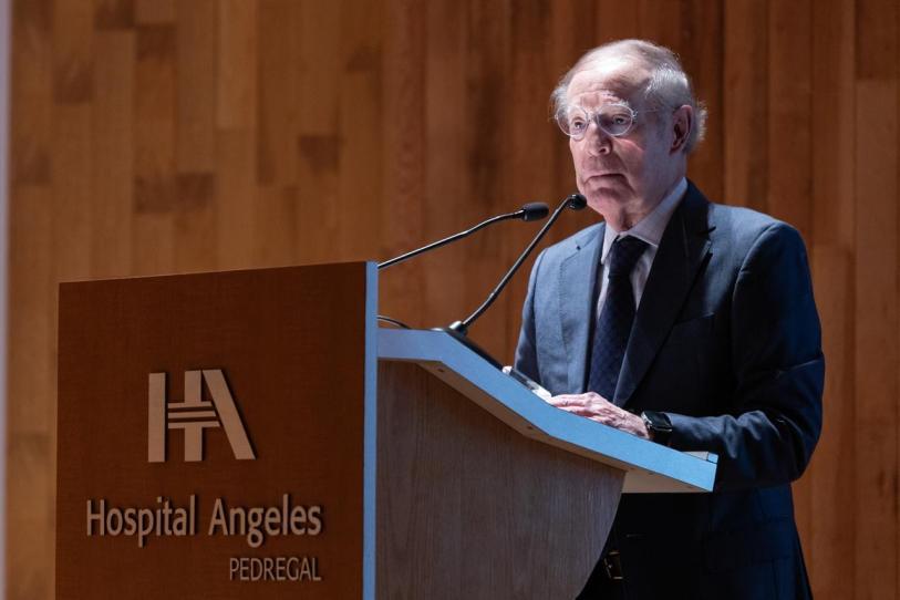 José Ramón Fernández reunió recuerdos, reflexiones y experiencias que abarcan más de medio siglo de historia futbolística con los Mundiales en México. FOTO: Imagen Radio.