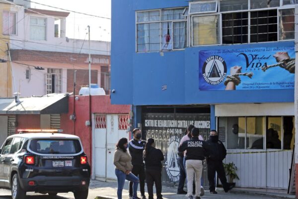 Caos por fuga masiva de un anexo; internas escapan por los techos y denuncian temor a castigos físicos. FOTO: SICOM.