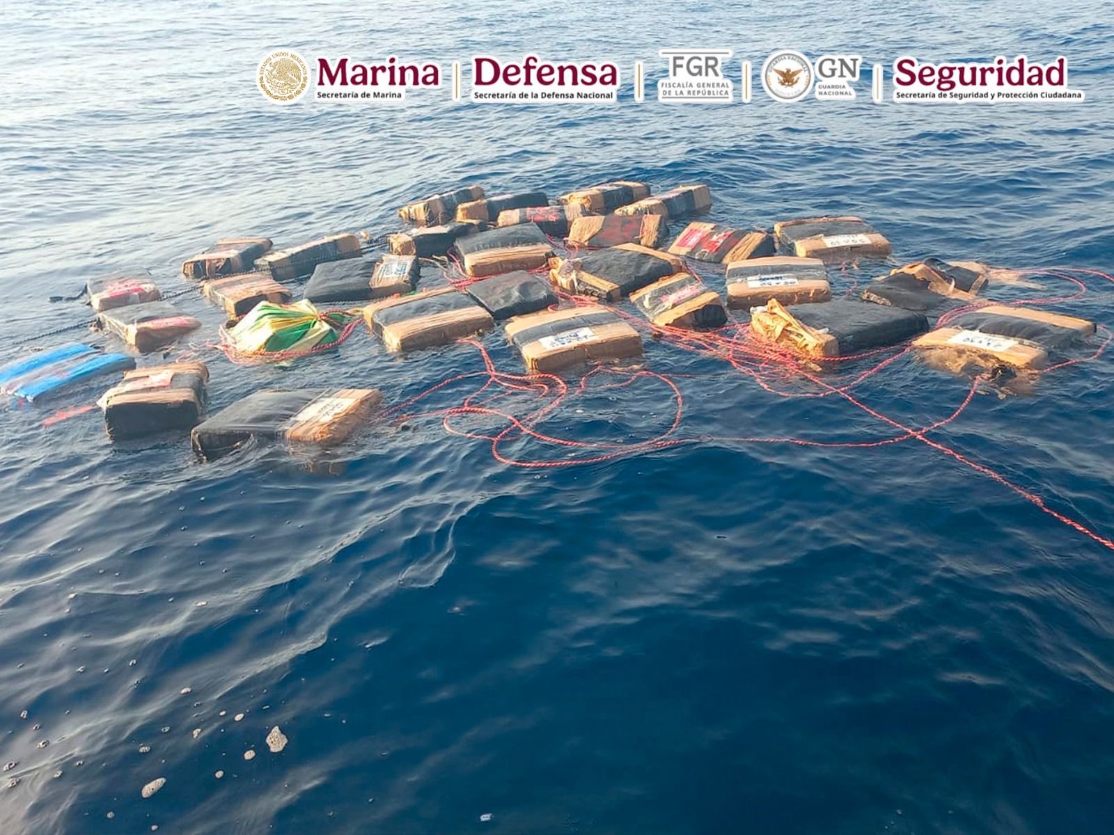 Marina asegura más de dos toneladas de cocaína frente a costas de Oaxaca