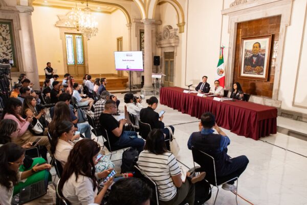 La secretaria de Gobernación y la fiscal general recorrerán las seis regiones del país para reunirse con colectivos y familias de personas desaparecidas. FOTO: X @_rosaicela.