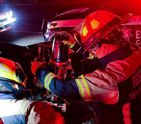 Tragedia en la México-Puebla; choque frontal deja cuatro miembros de una familia sin vida, incluida una menor.