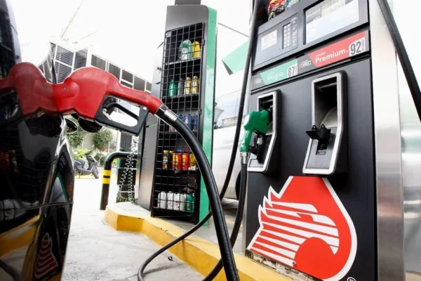 El gobierno federal incrementa los apoyos a los combustibles. FOTO: Roberto García.