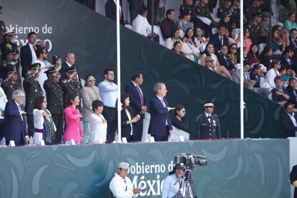 Desfile Cívico del 5 de Mayo