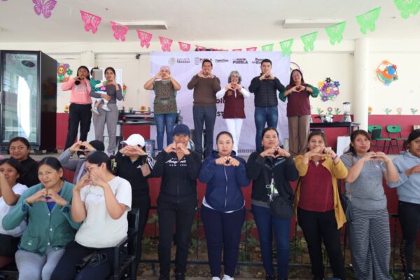 El DIF Municipal de San Pedro Cholula entregó nuevo equipamiento al desayunador escolar de la Primaria Ignacio Allende, en San Cristóbal Tepontla.