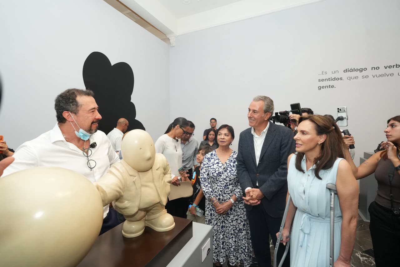 Pepe Chedraui inaugura “Viajando con Timoteo”: Esculturas monumentales invaden el Zócalo