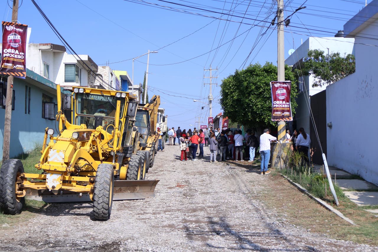 Como parte del programa #CallesAl100 6 mil habitantes de San Jerónimo Caleras serán beneficiados con mejoras viales, accesibilidad y alumbrado público.
