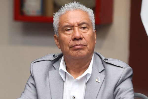 Presión transportista pone en la cuerda floja el descuento a estudiantes; SEP admite que esto afectaría directamente la educación y el presupuesto familiar. FOTO: Telediario México.