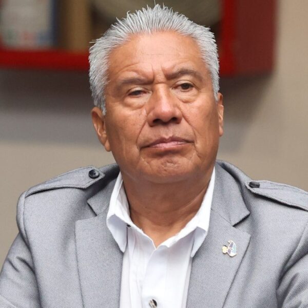 Presión transportista pone en la cuerda floja el descuento a estudiantes; SEP admite que esto afectaría directamente la educación y el presupuesto familiar. FOTO: Telediario México.