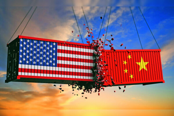 El Gobierno de China instruyó a sus empresas a no acatar sanciones de Estados Unidos relacionadas con el petróleo iraní. IMAGEN: The Economic Times.